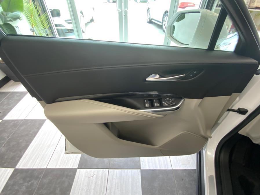 2019 Cadillac XT4 AWD 4dr Luxury photo