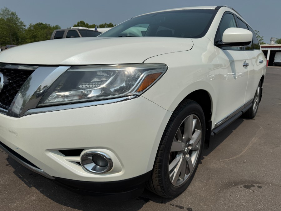 2016 Nissan Pathfinder 4WD 4dr Platinum photo