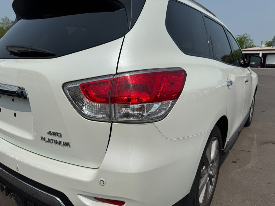 2016 Nissan Pathfinder 4WD 4dr Platinum photo