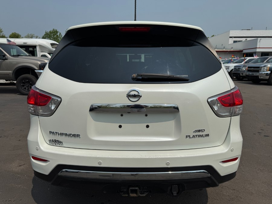 2016 Nissan Pathfinder 4WD 4dr Platinum photo