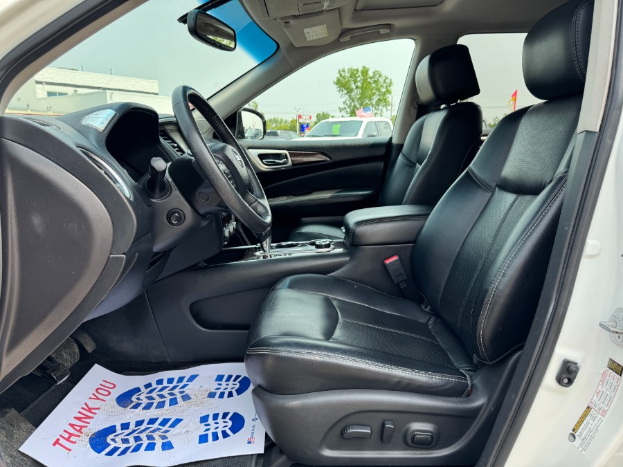 2016 Nissan Pathfinder 4WD 4dr Platinum photo