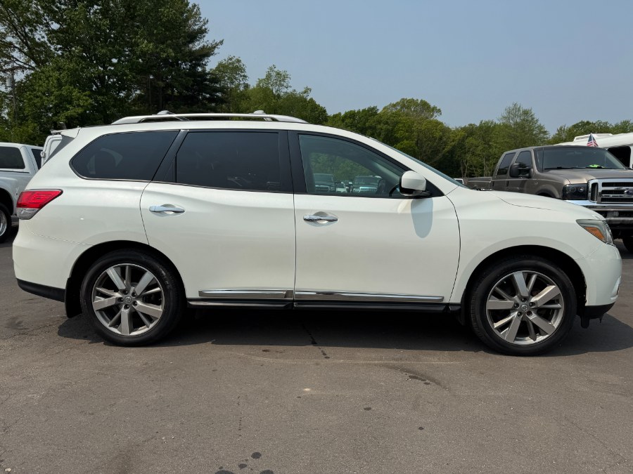 2016 Nissan Pathfinder 4WD 4dr Platinum photo