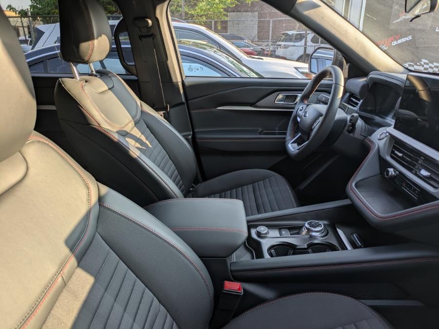 2025 Ford Explorer ST-Line 4WD photo