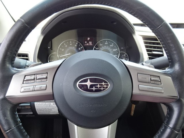 2010 Subaru Legacy 2.5i Premium photo
