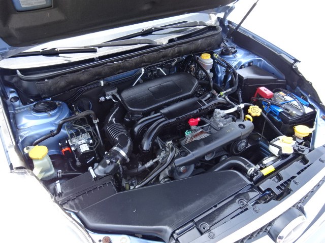 2010 Subaru Legacy 2.5i Premium photo