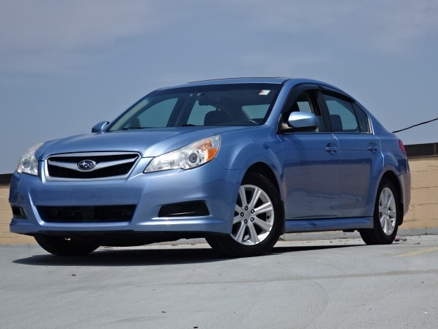2010 Subaru Legacy 2.5i Premium photo