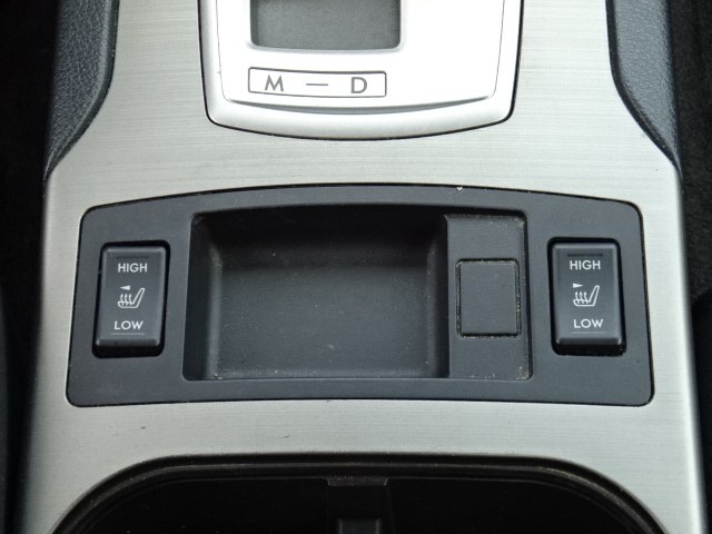 2010 Subaru Legacy 2.5i Premium photo