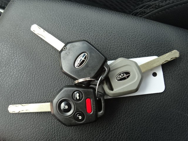 2010 Subaru Legacy 2.5i Premium photo