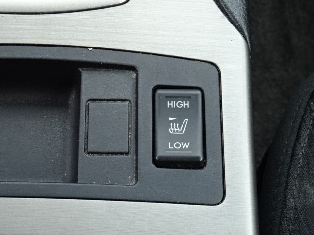 2010 Subaru Legacy 2.5i Premium photo