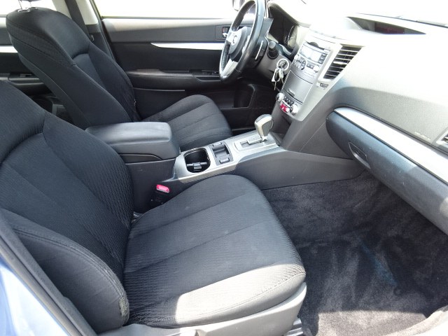 2010 Subaru Legacy 2.5i Premium photo