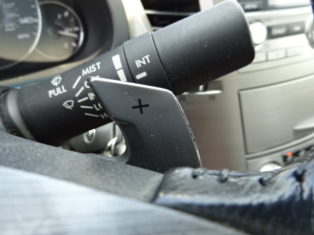 2010 Subaru Legacy 2.5i Premium photo