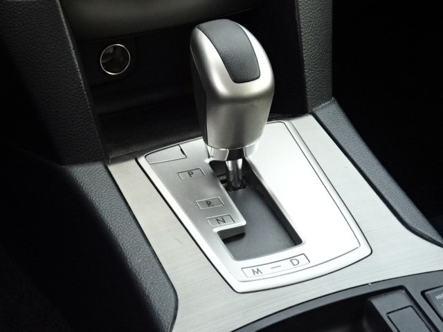 2010 Subaru Legacy 2.5i Premium photo