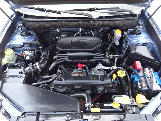 2010 Subaru Legacy 2.5i Premium photo