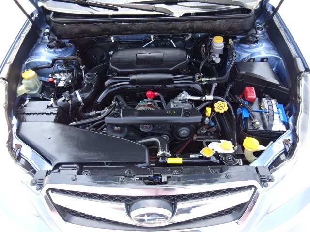 2010 Subaru Legacy 2.5i Premium photo