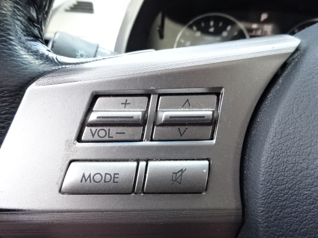 2010 Subaru Legacy 2.5i Premium photo