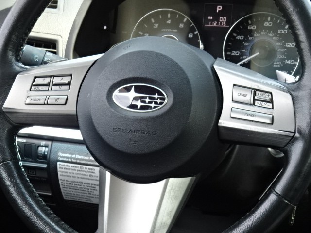 2010 Subaru Legacy 2.5i Premium photo