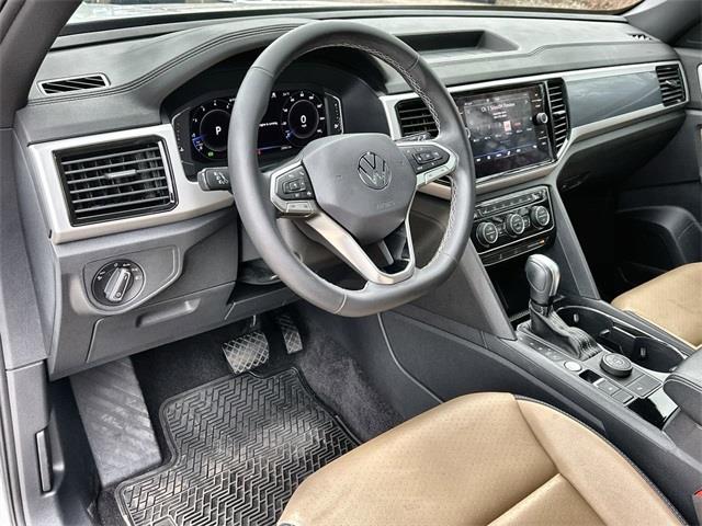 2022 Volkswagen Atlas Cross Sport 2.0T SE w/Technology photo