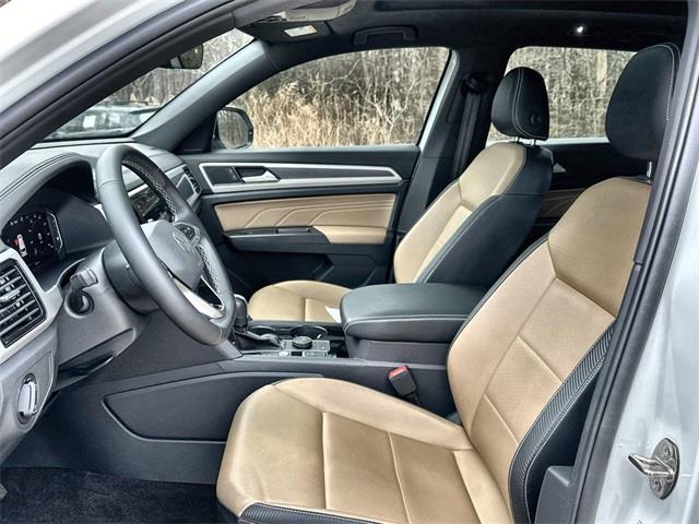 2022 Volkswagen Atlas Cross Sport 2.0T SE w/Technology photo