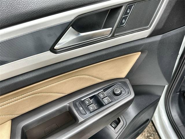 2022 Volkswagen Atlas Cross Sport 2.0T SE w/Technology photo
