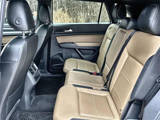 2022 Volkswagen Atlas Cross Sport 2.0T SE w/Technology photo