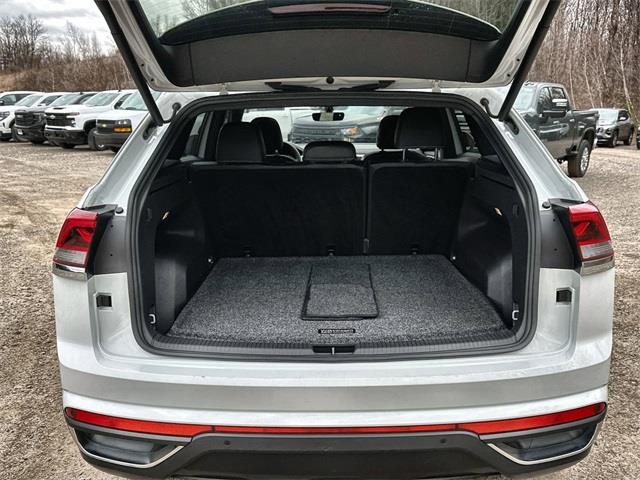 2022 Volkswagen Atlas Cross Sport 2.0T SE w/Technology photo