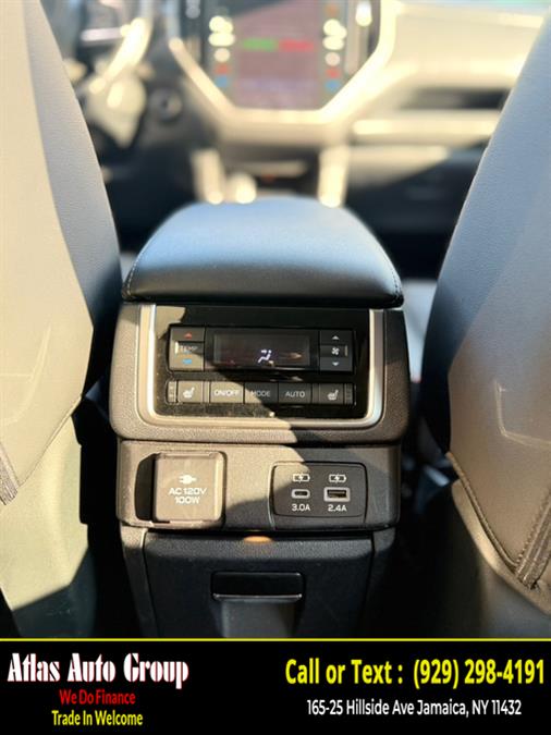 2023 Subaru Ascent Touring 7-Passenger photo