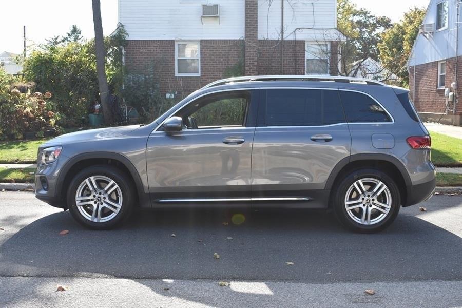 2021 Mercedes-Benz GLB GLB 250 photo