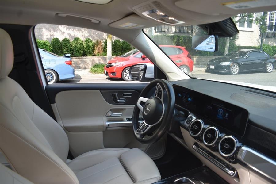 2021 Mercedes-Benz GLB GLB 250 photo