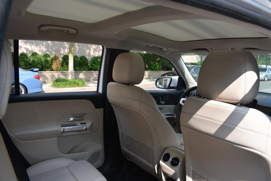 2021 Mercedes-Benz GLB GLB 250 photo
