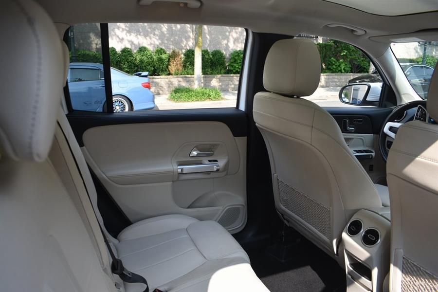 2021 Mercedes-Benz GLB GLB 250 photo