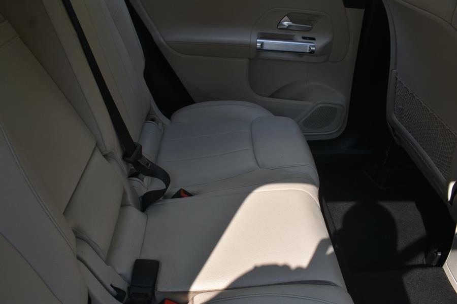 2021 Mercedes-Benz GLB GLB 250 photo