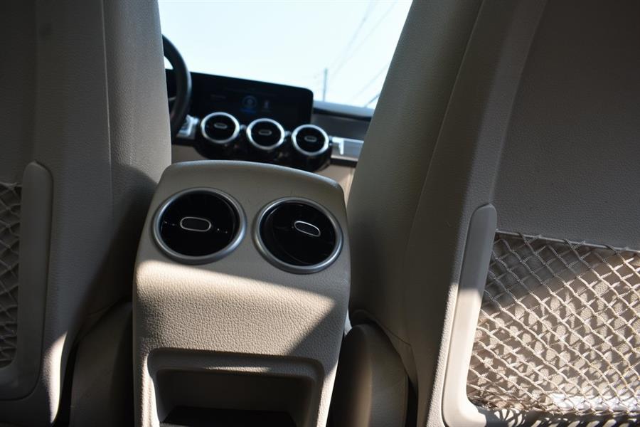 2021 Mercedes-Benz GLB GLB 250 photo