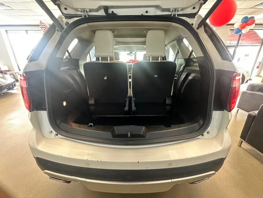 2017 Ford Explorer Platinum 4WD photo