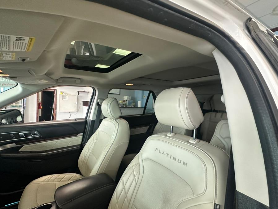 2017 Ford Explorer Platinum 4WD photo