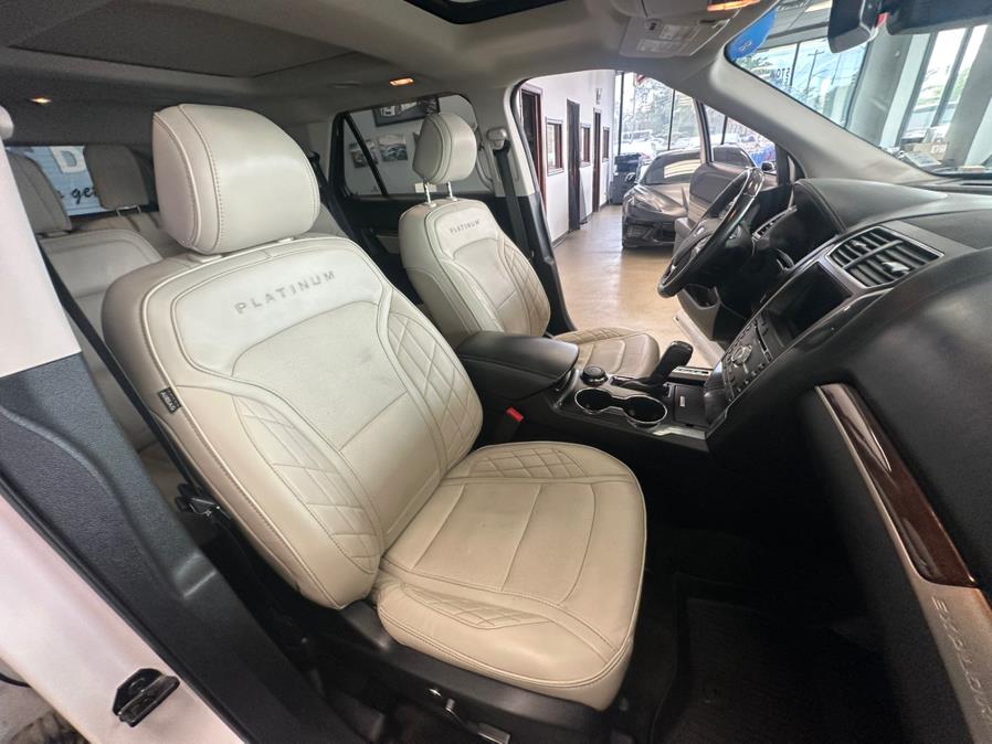 2017 Ford Explorer Platinum 4WD photo