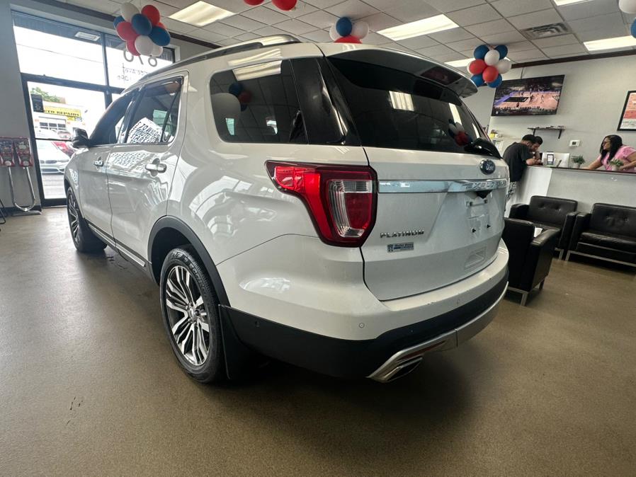 2017 Ford Explorer Platinum 4WD photo