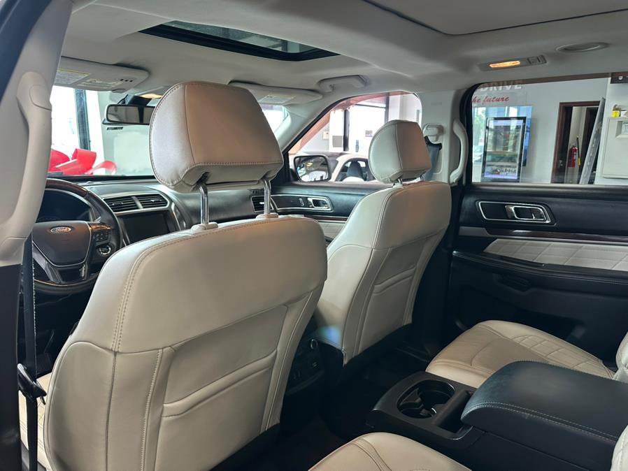 2017 Ford Explorer Platinum 4WD photo