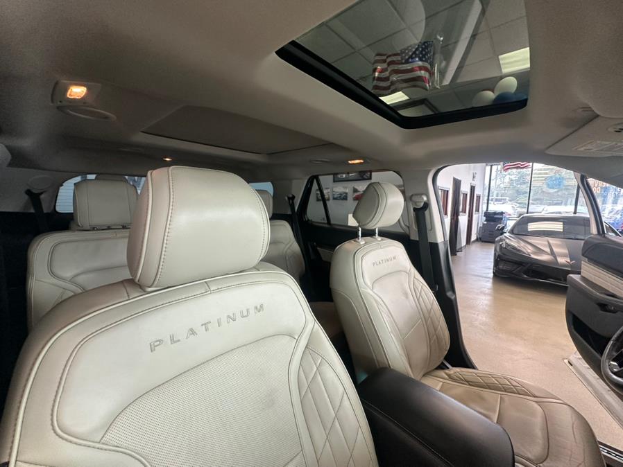 2017 Ford Explorer Platinum 4WD photo
