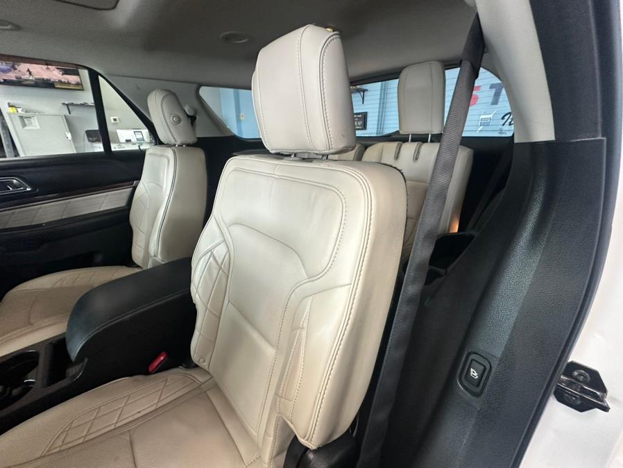 2017 Ford Explorer Platinum 4WD photo