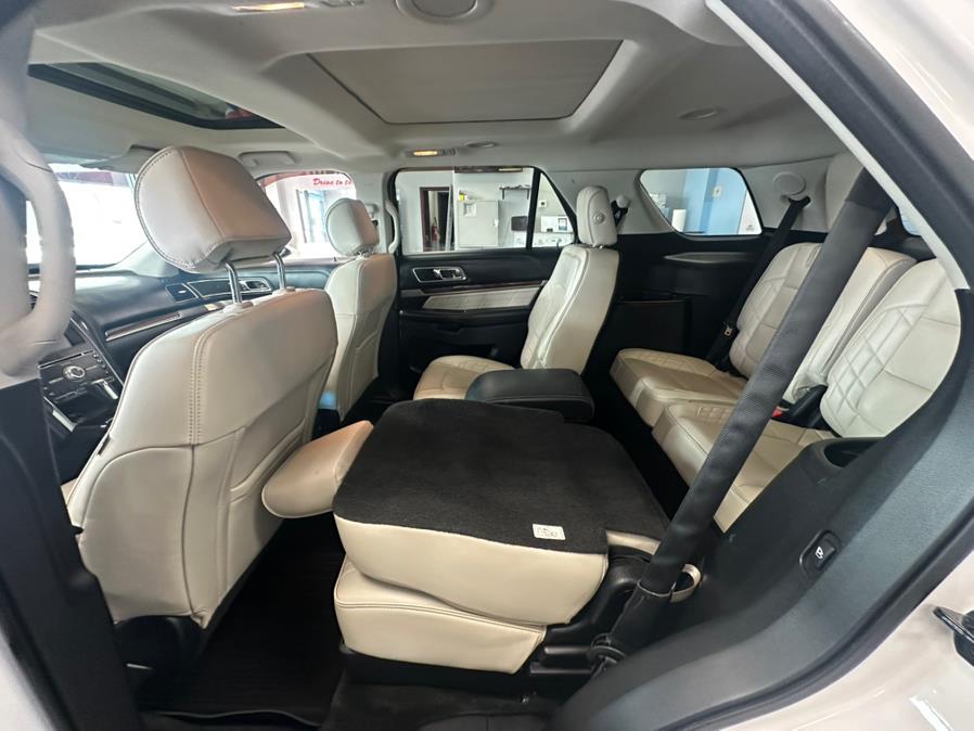 2017 Ford Explorer Platinum 4WD photo