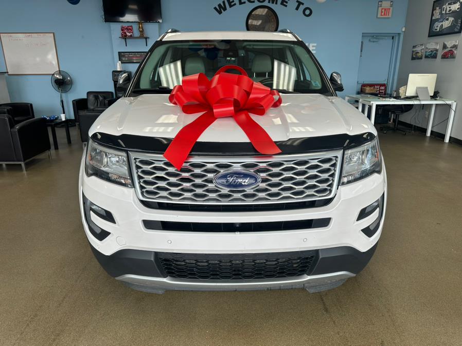 2017 Ford Explorer Platinum 4WD photo