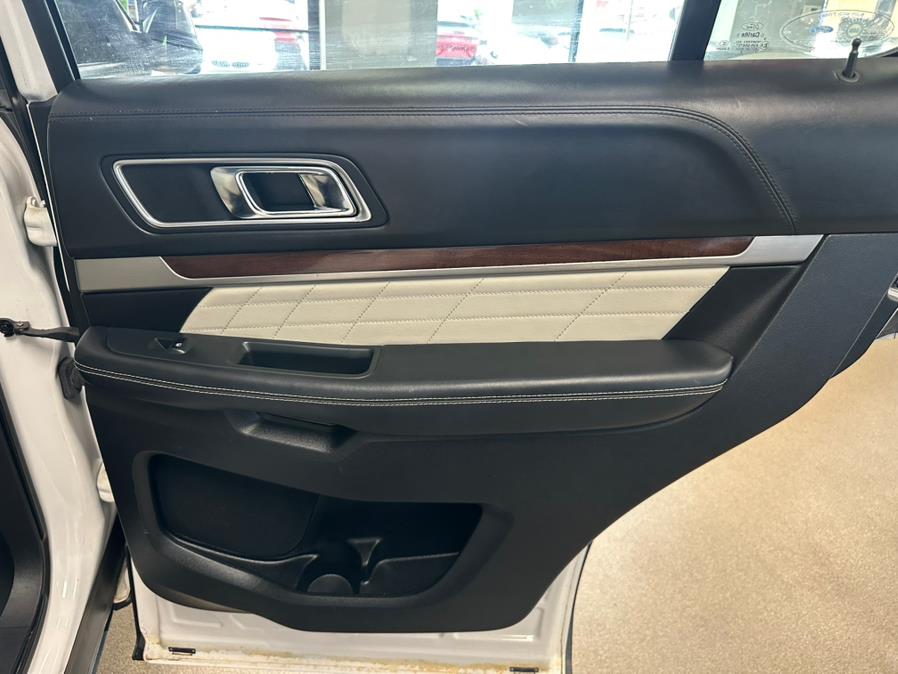 2017 Ford Explorer Platinum 4WD photo