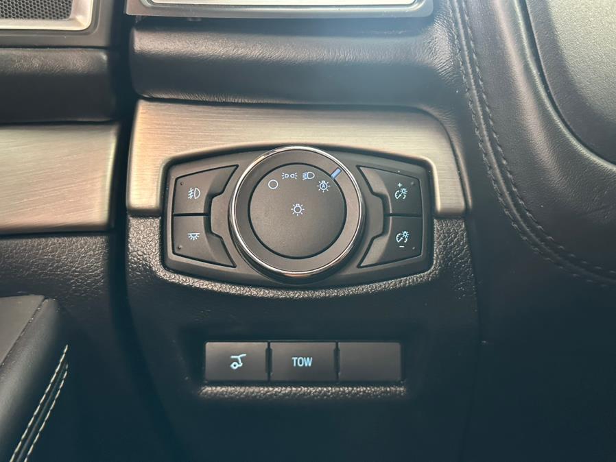 2017 Ford Explorer Platinum 4WD photo