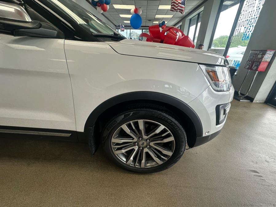 2017 Ford Explorer Platinum 4WD photo