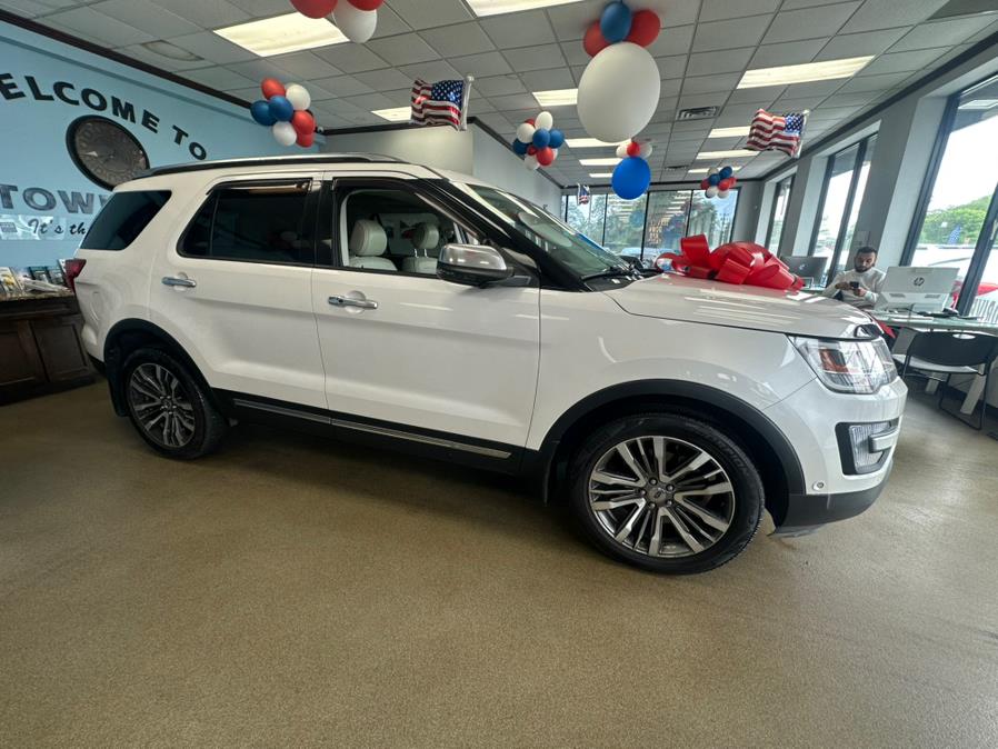 2017 Ford Explorer Platinum 4WD photo