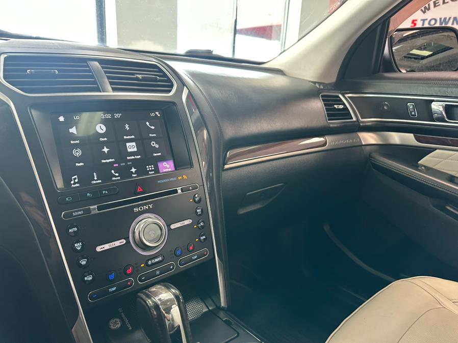 2017 Ford Explorer Platinum 4WD photo