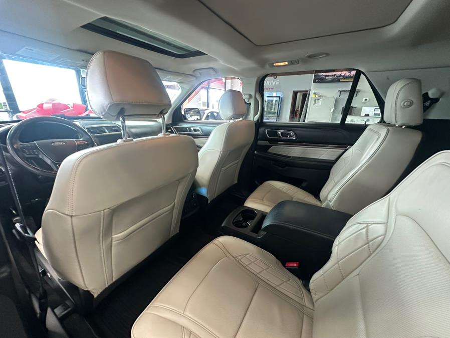 2017 Ford Explorer Platinum 4WD photo