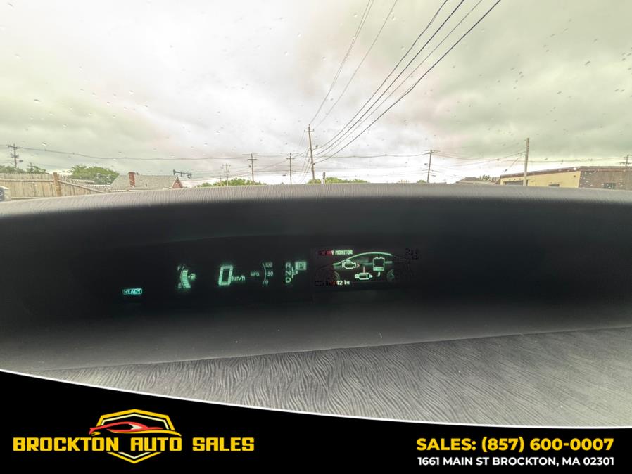 2013 Toyota Prius One photo