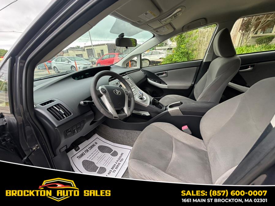 2013 Toyota Prius One photo