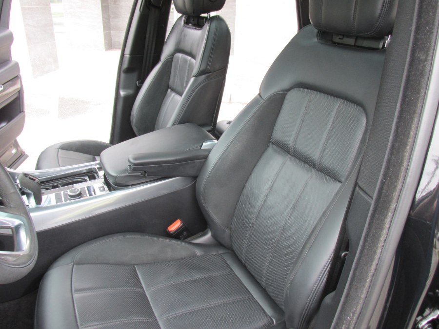 2022 Land Rover Range Rover Sport Turbo i6 MHEV HST photo